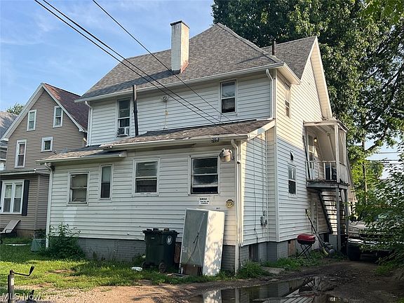 4th image of 2404 9th St SW