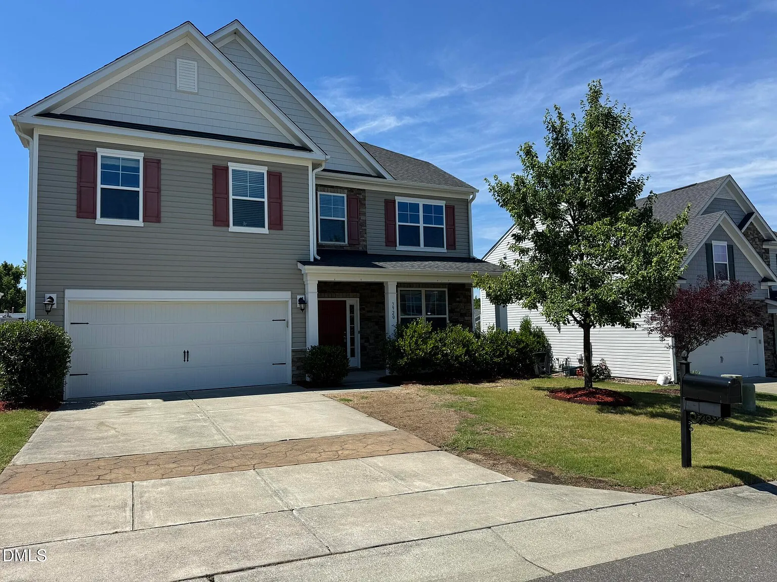 4 bed, 2.5 bath, 2400 sqft, $2,350 — Photo 2