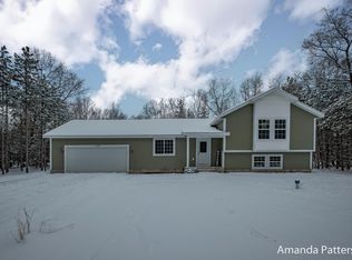 1182 Copper Creek Dr, Muskegon, MI 49442