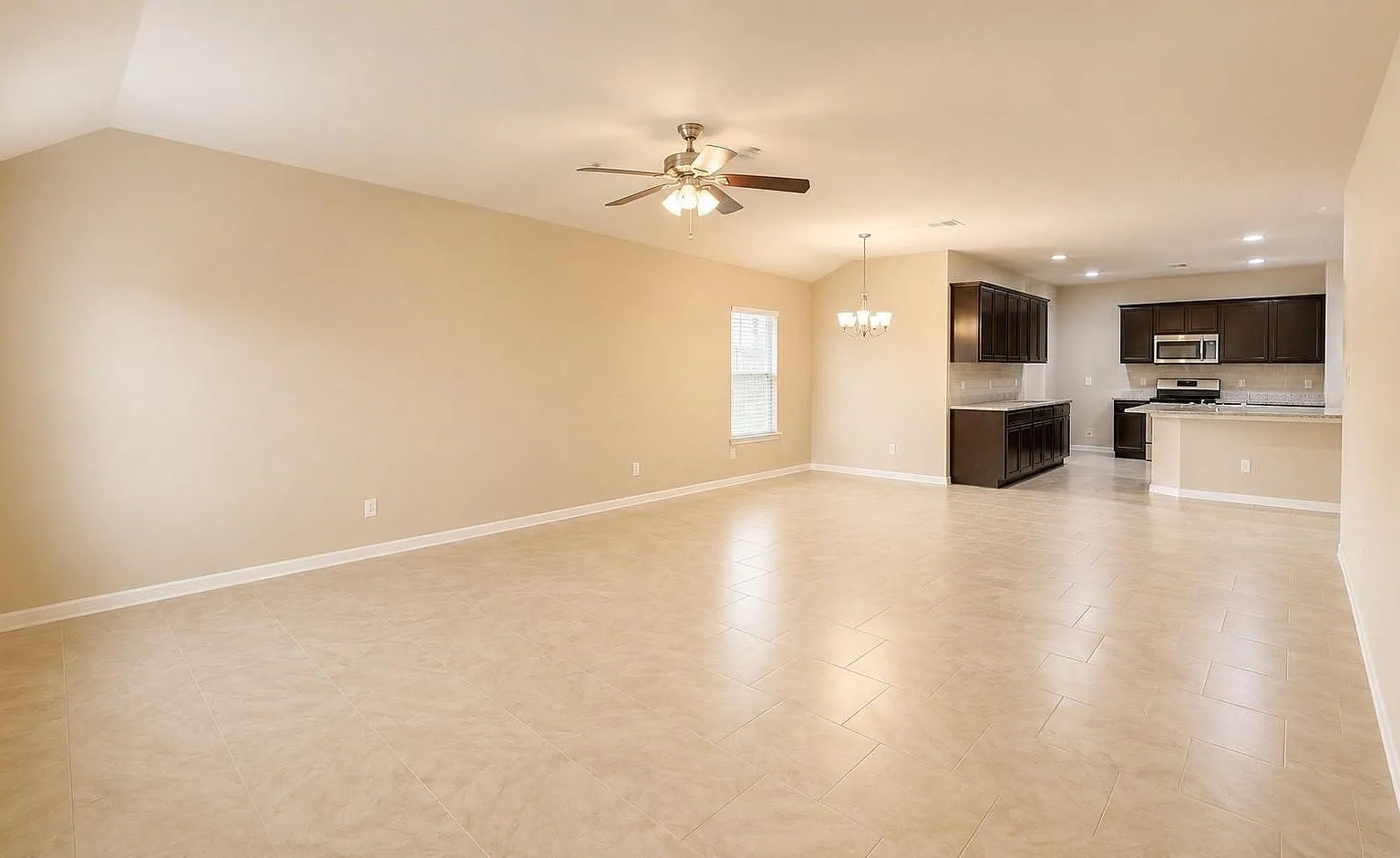 4 bed, 2.0 bath, 2117 sqft, $2,150 — Photo 4