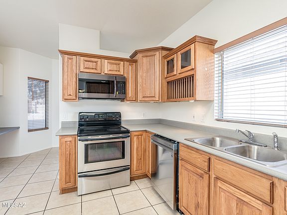 4th image of 9326 N Scarlet Canyon Dr
