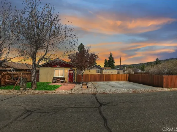 878 Willow Ln, Big Bear City, CA 92314