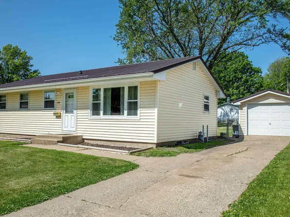 1014 2nd St SE, Waverly, IA 50677