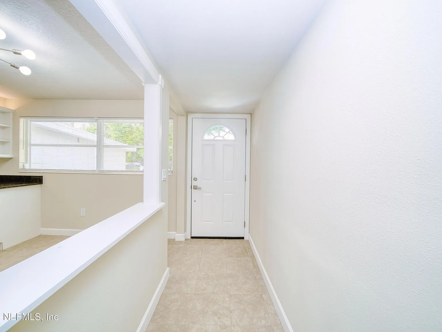 4 bed, 2.0 bath, 1976 sqft, $2,950 — Photo 4