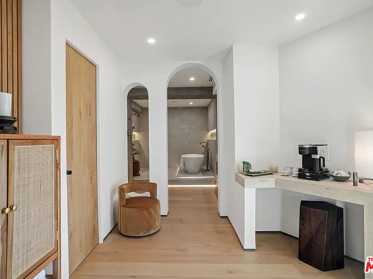 7135 Hollywood Blvd #W — Photo 17