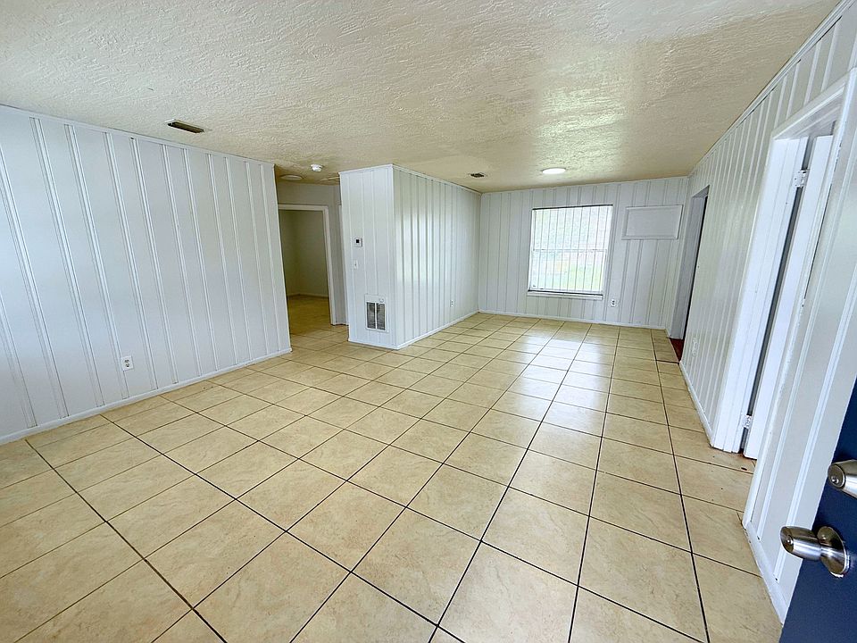 1st image of 15410 NW 32nd Ct