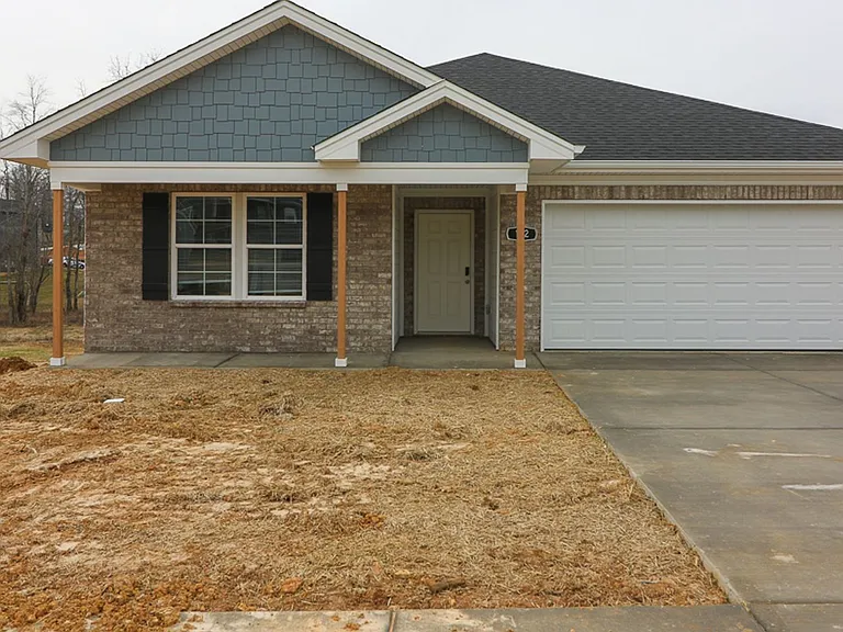 132 Elegance Way — Photo 1