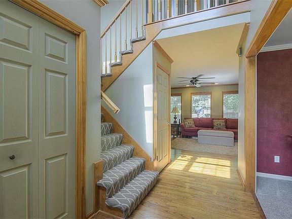 3rd image of 1606 Hardwick Dr