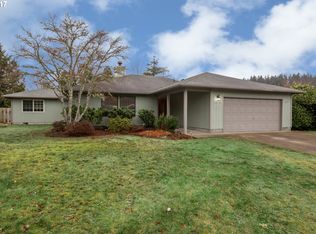 33737 Lake Front Dr, Warrenton, OR 97146