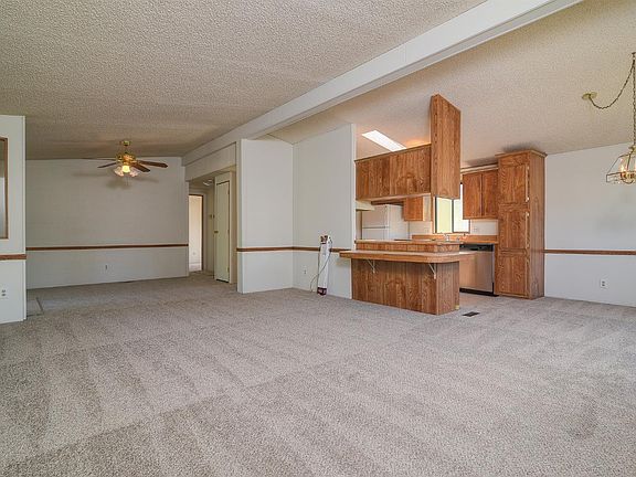 4th image of 235 Lafayette Dr