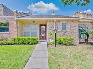 4416 Basswood Ln, Bellaire, TX 77401
