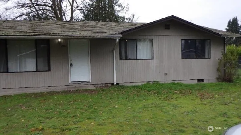 17324 8th Avenue E photo 1