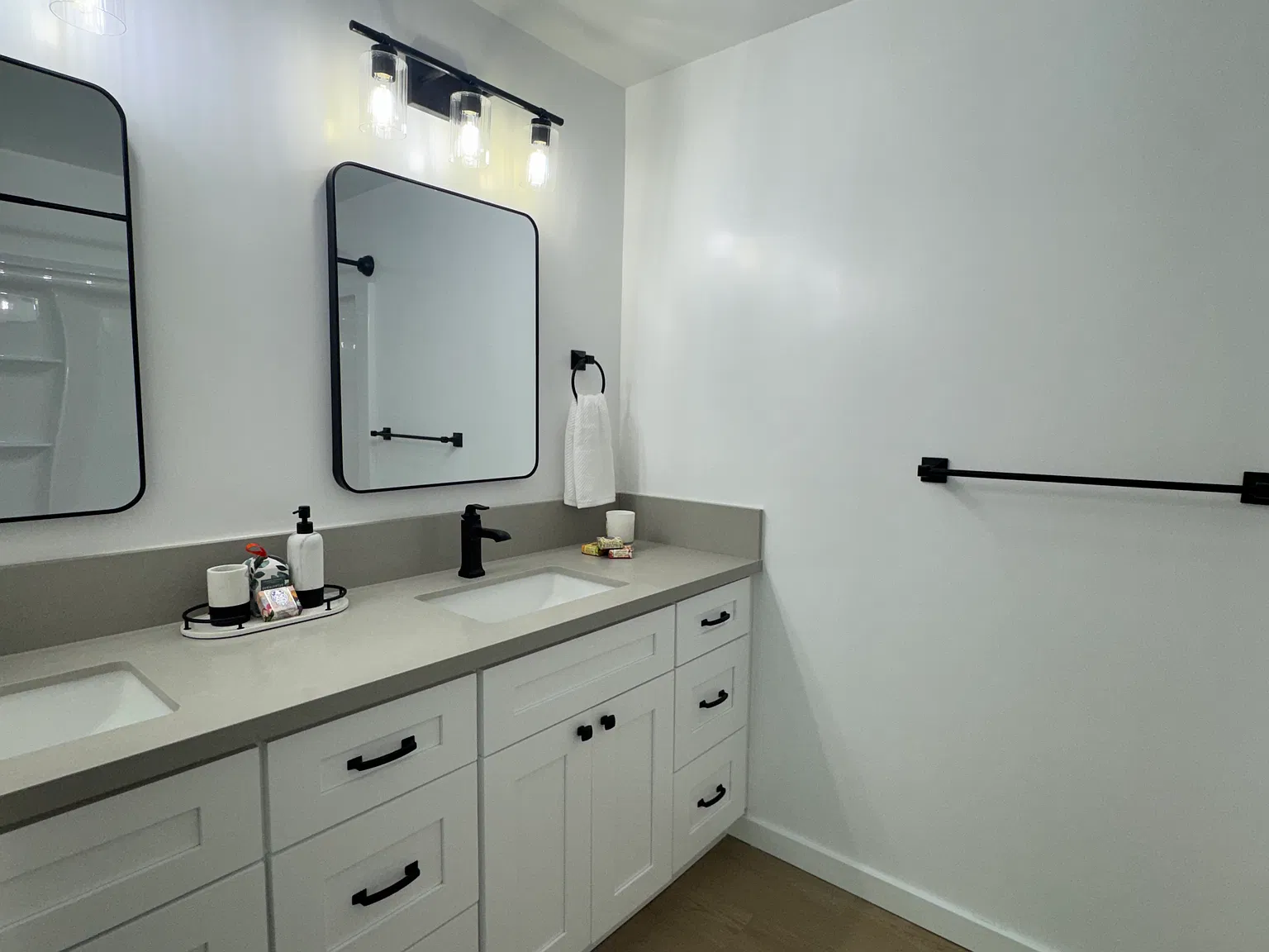 Eaton Gardens Apartments — Photo 4