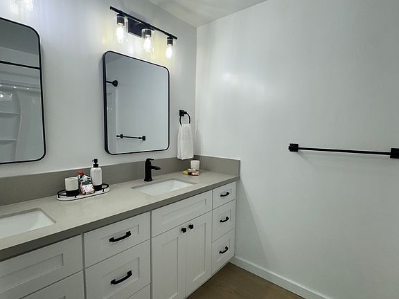 4th image of 699 Eaton St APT 13