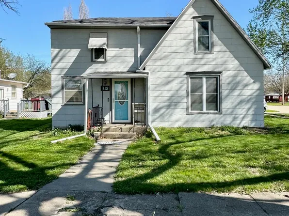 212 E York Ave, De Witt, NE 68341