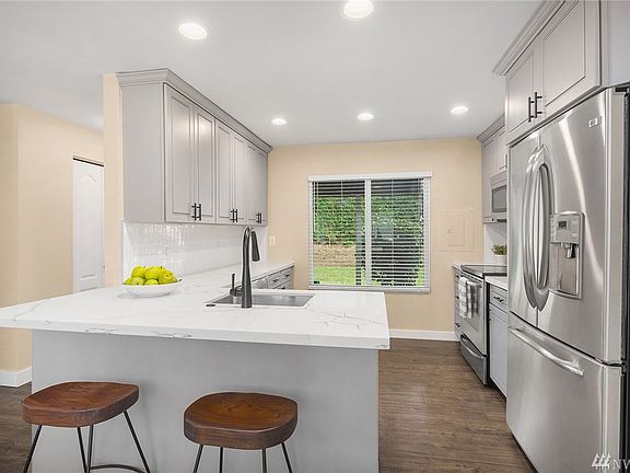 5th image of 12921 Juanita Dr NE