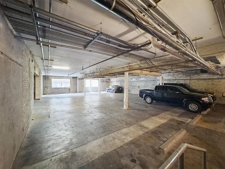 411 Brazos St #224 — Photo 19