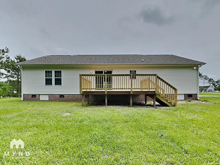 215 Clear Water Dr — Photo 17