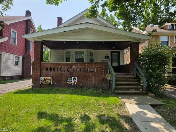 3270 Berkshire Rd, Cleveland Heights, OH 44118
