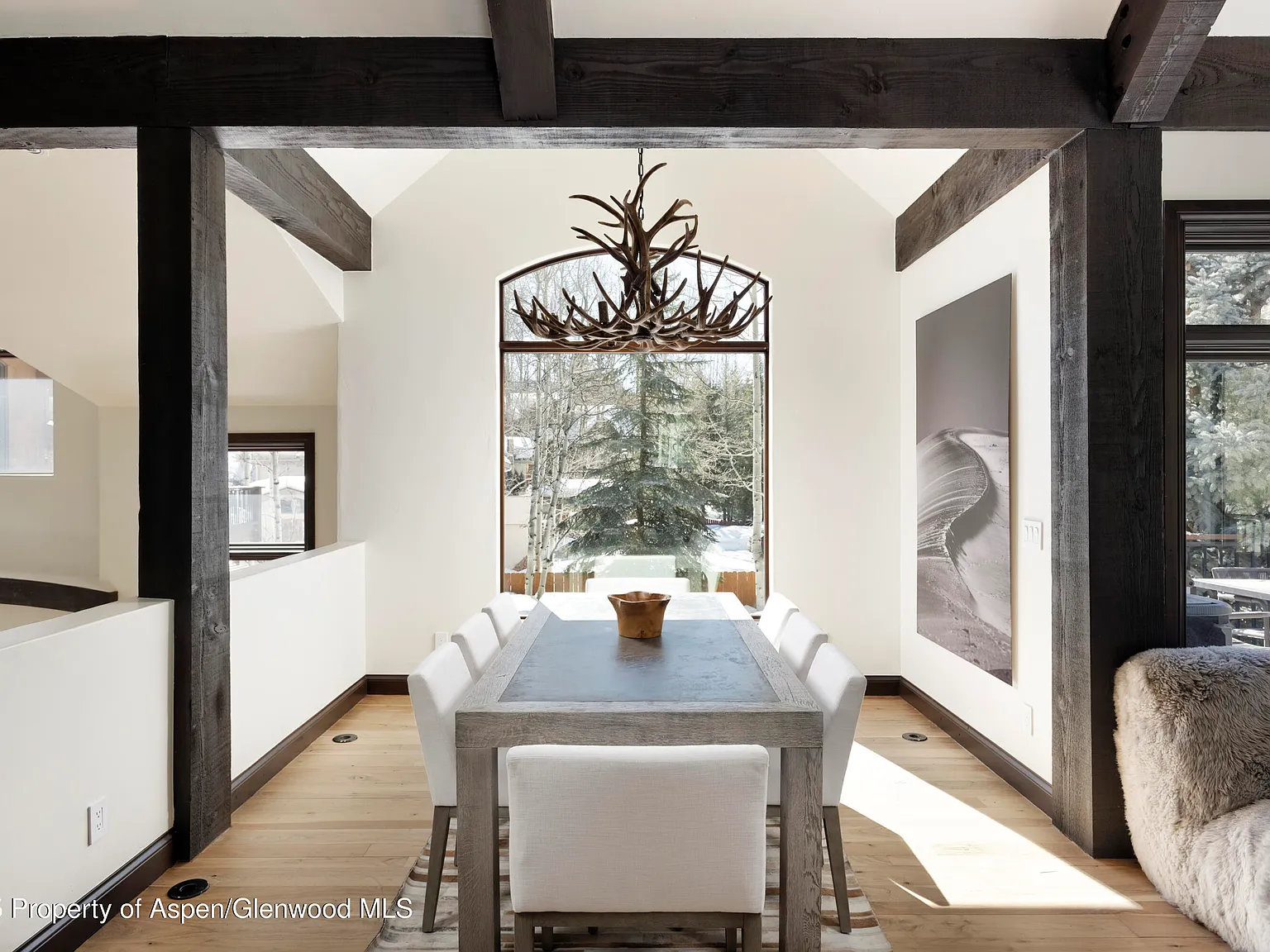 4 bed, 4.5 bath, 3856 sqft, $50,000 — Photo 3