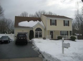 5 Barrow Ct, Centereach, NY 11720