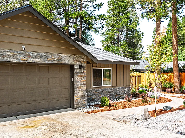 1090 Fairway Ave — Photo 41