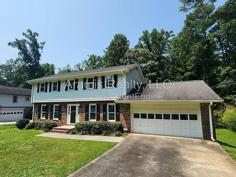 829 Bradford Ct SW — Photo 1