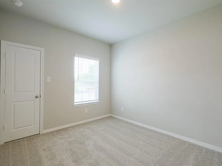 6434 New York St — Photo 9