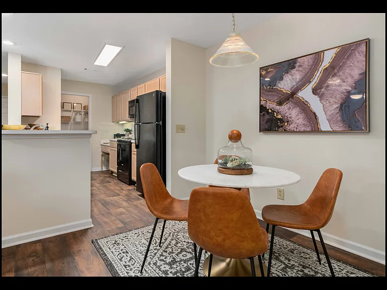 The Lakes Apartments