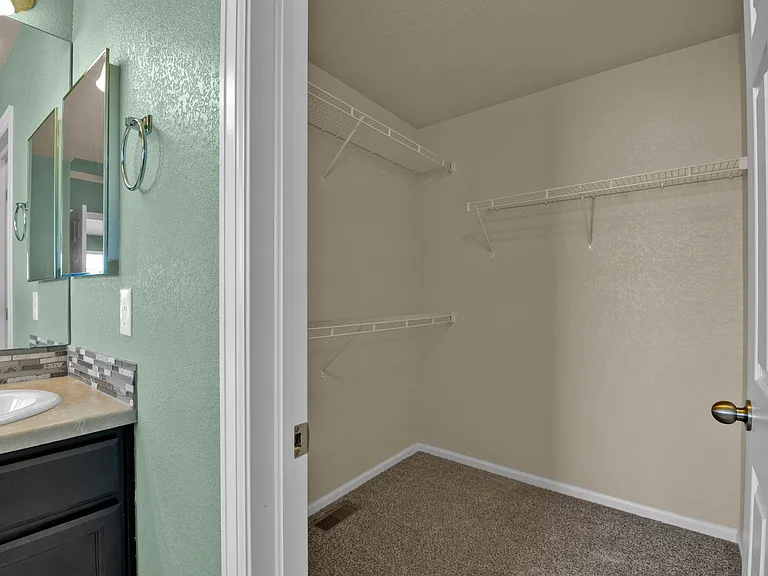 8265 Hardwood Cir — Photo 35