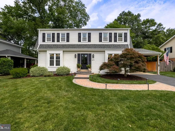 8711 Parry Ln, Alexandria, VA 22308