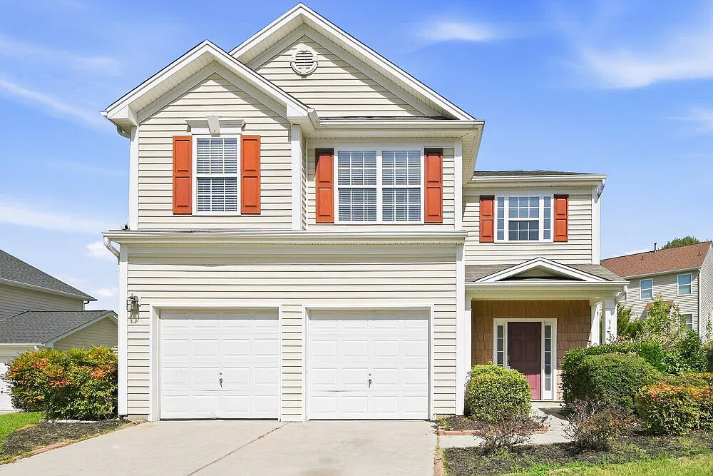 4 bed, 2.5 bath, 1926 sqft, $2,070 — Photo 1