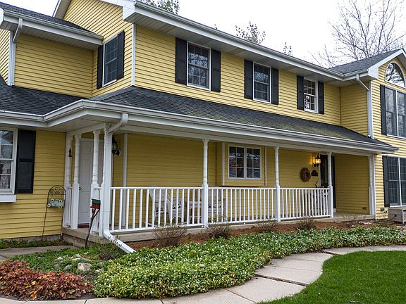 2nd image of 605 Cambridge Dr
