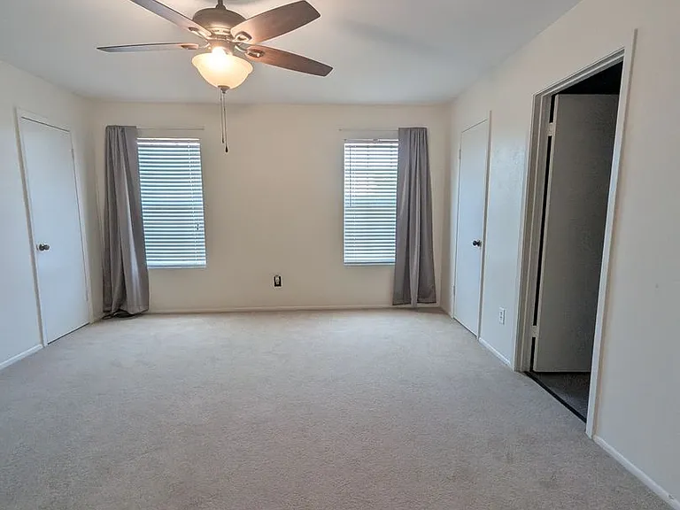 976 Sunmeadow Dr — Photo 18