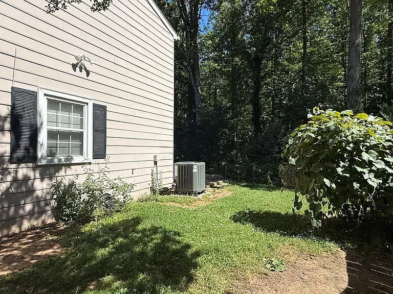 282 Albert Ct — Photo 20