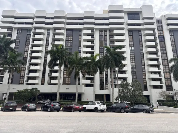 600 Biltmore Way APT 318, Coral Gables, FL 33134