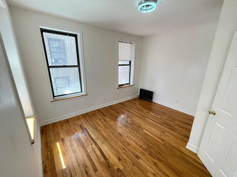 2009 W 22nd Pl — Photo 1