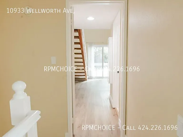 10933 Wellworth Ave — Photo 21