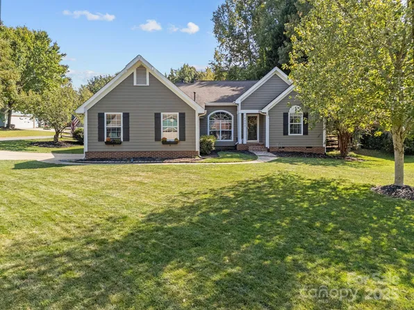 16403 Amber Field Dr, Huntersville, NC 28078