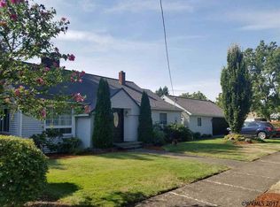 226 Hiatt St, Lebanon, OR 97355