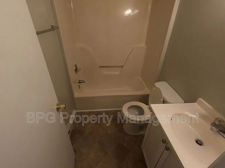 205 N Main St #8 — Photo 18