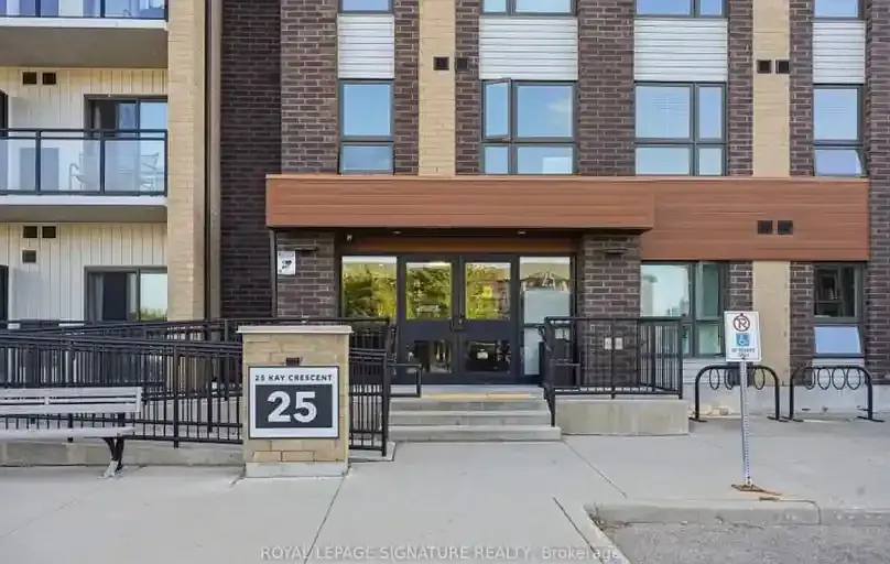 2 bed, 2.0 bath, 900 sqft, $2,300 — Photo 4