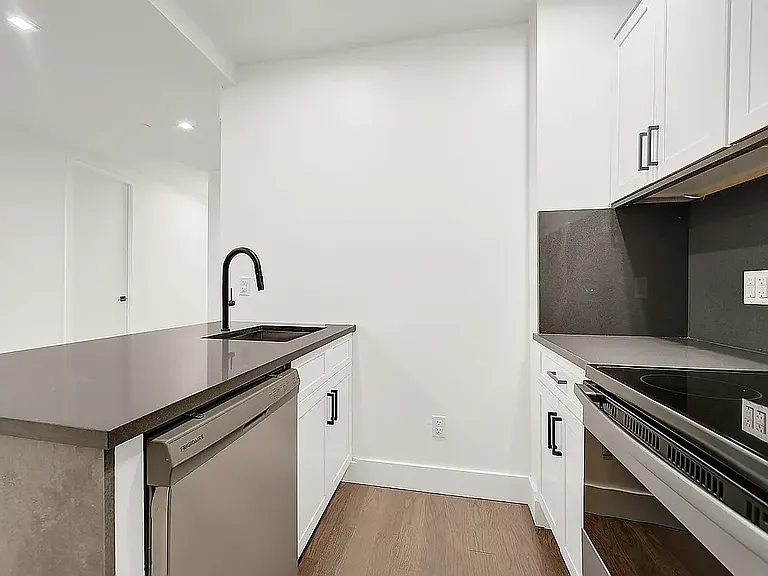 2909 Albemarle Rd #4T — Photo 8