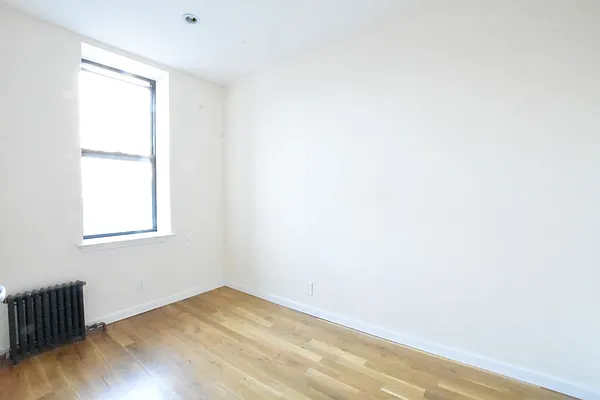 Rented by Clove Realty LLC | media 4