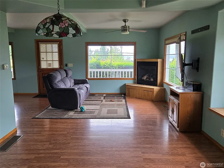 20001 Marine Dr NW — Photo 9