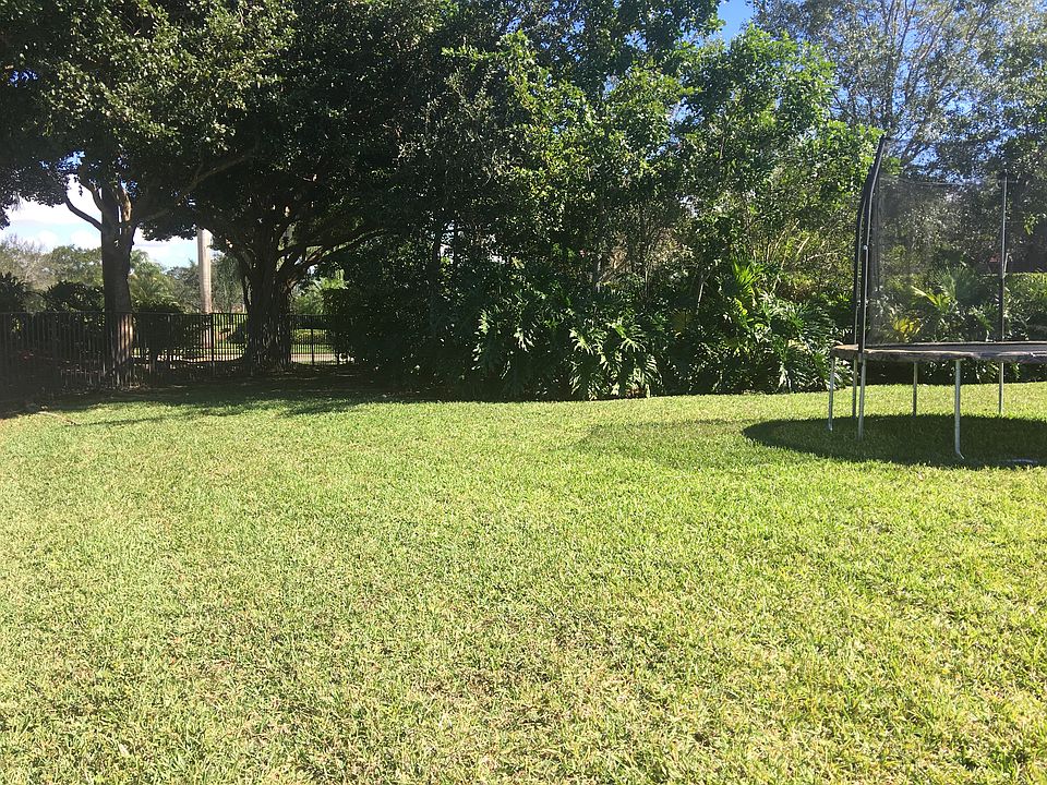 2nd image of 100 Dockside Cir