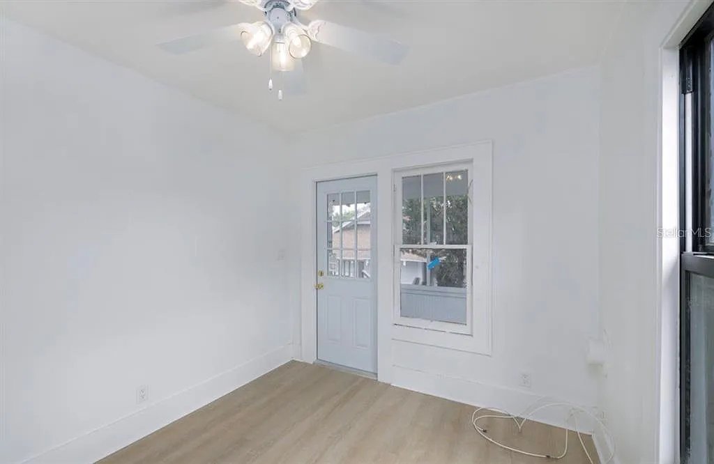 2 bed, 1.0 bath, 700 sqft, $2,200 — Photo 4