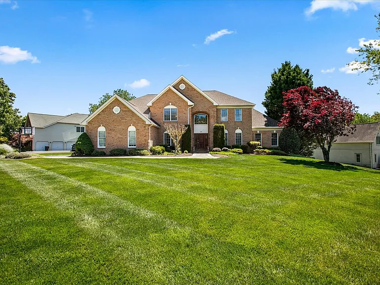 10243 Brittenford Dr — Photo 2