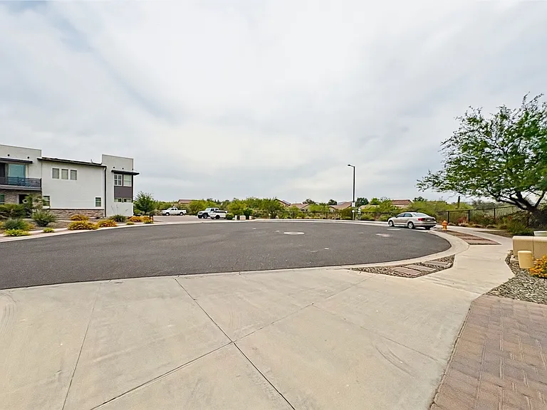 2345 W Gloria Ln — Photo 39