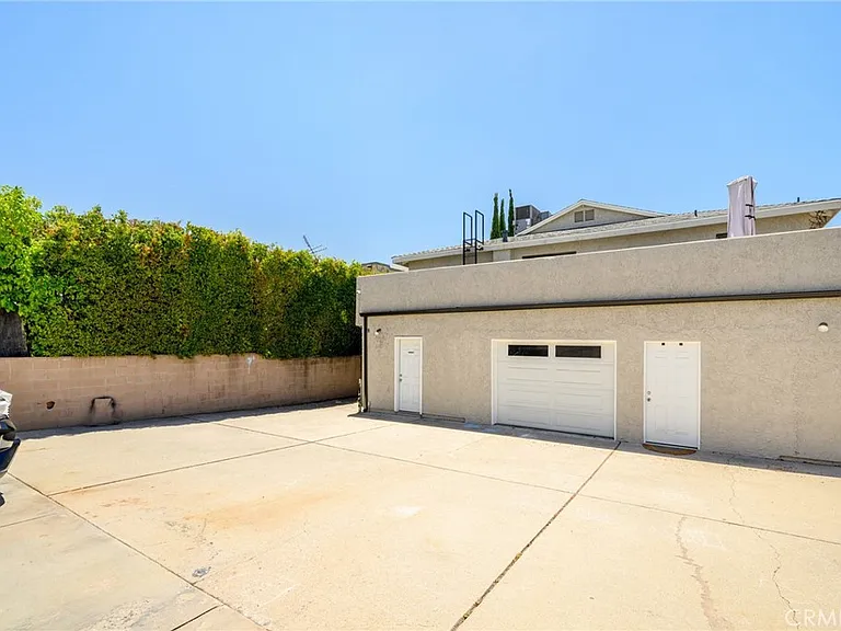 621 E Lomita Ave #A — Photo 26